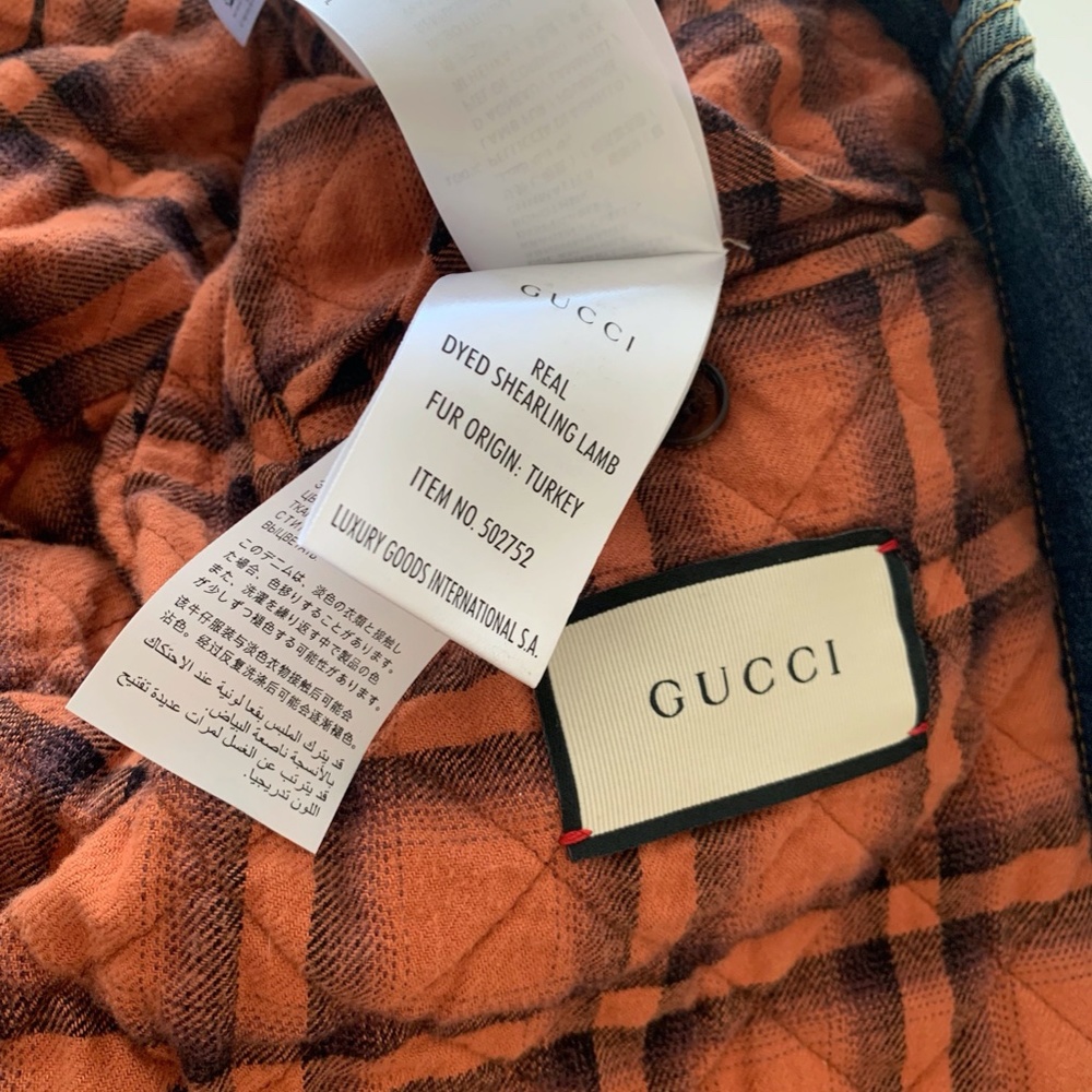 Gucci ,,Guccification'' Tiger Print Denim Jacket with shearling collar - Picture 10 of 12